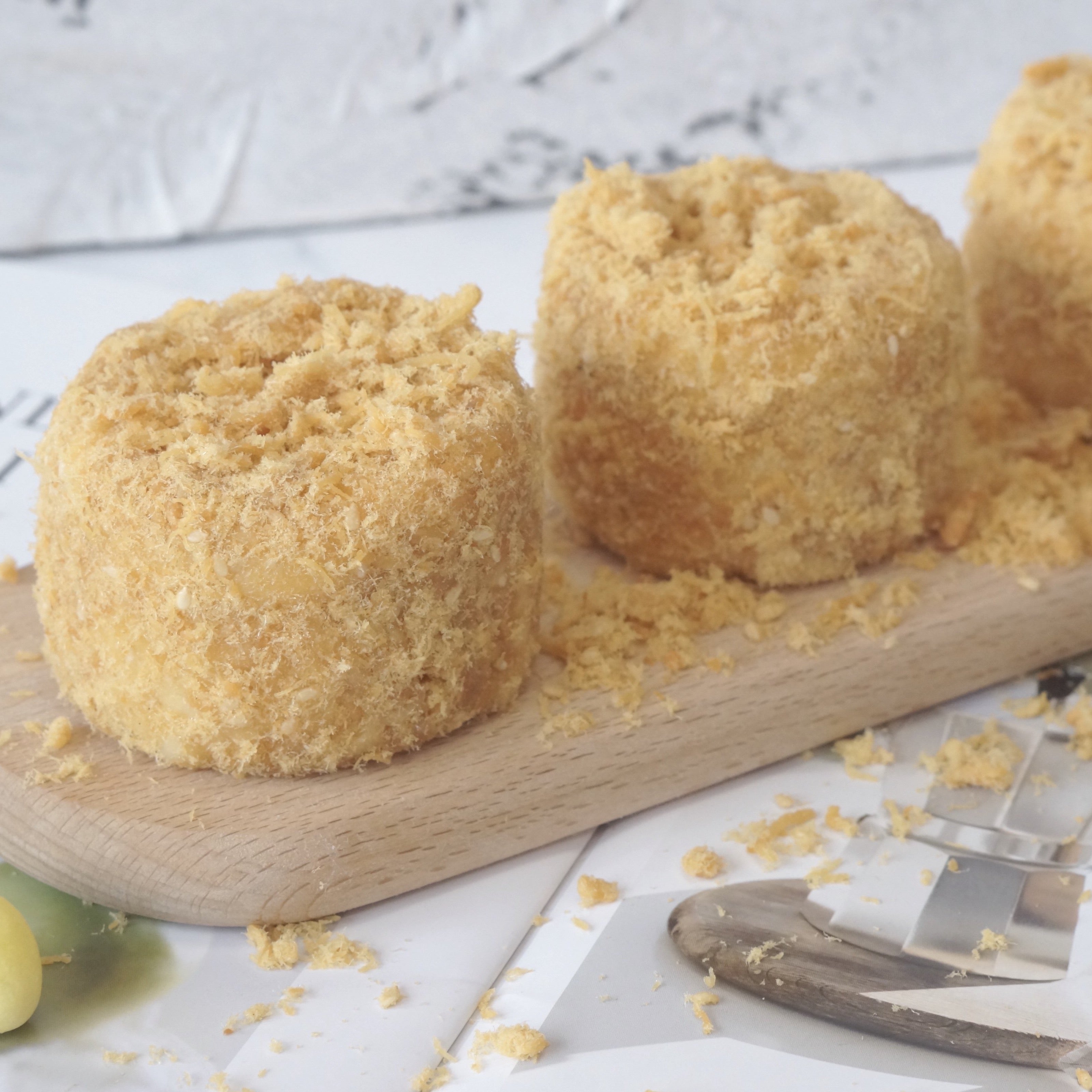 Custard Mochi Bun ( Chicken Floss)